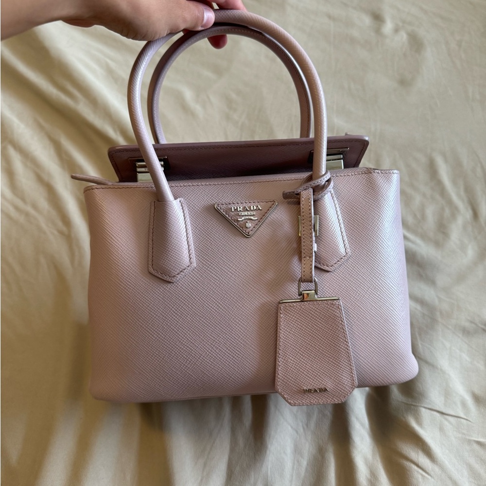 Prada saffiano cuir bag